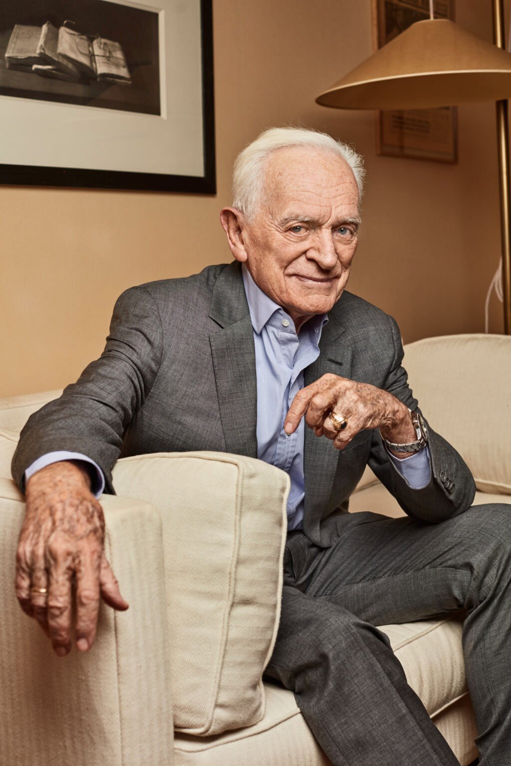 Philippe Labro dans son bureau à Paris 16